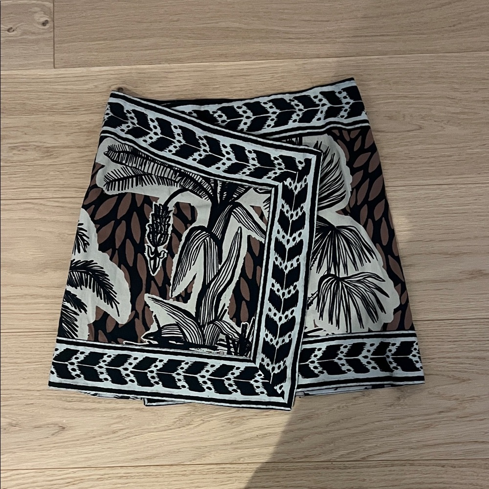 Johanna Ortiz beautiful wrap skirt size 0 - Picture 3 of 3